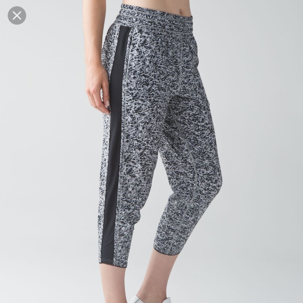 Lululemon For The Love Crop